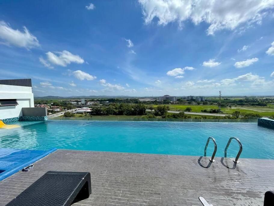 Myrumah Imperio Home , Alor Setar 3Br With Sky Infinity Pool Kültér fotó
